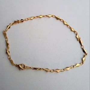 Gold Simple Bracelet With Lobster Hook Fastening